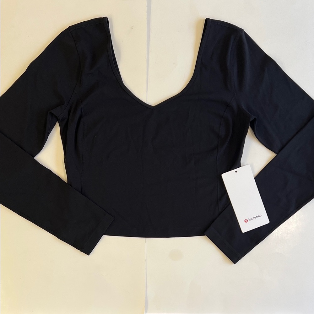 Lululemon Athletica Black Long Sleeve Women's Top in size medium